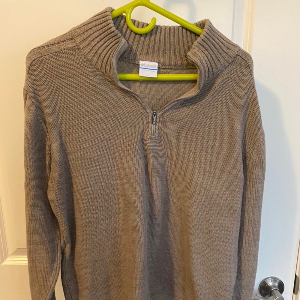 Mens Columbia sweater